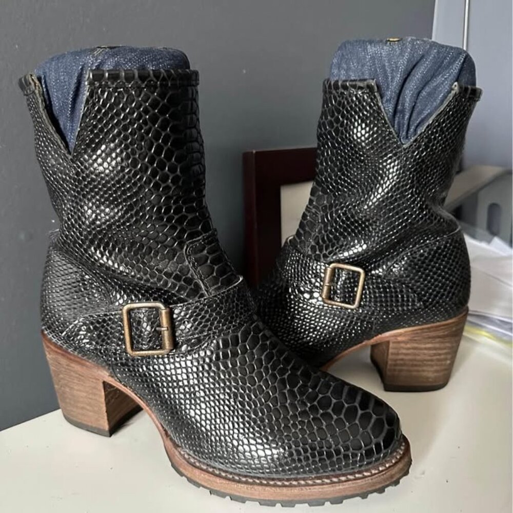 Freebird Carlito boots - black snake size 8 - never worn